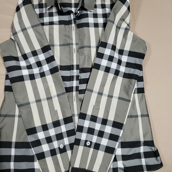 AUTHENTIC | Burberry Striped | Button-up Shirt - Picture 7 of 13